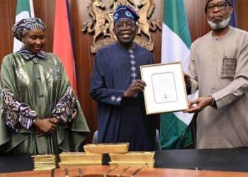 Minister Alake Presents Gold Bar to President Tinubu, Marking Economic Milestone for Nigeria