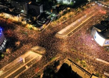 Half a Million Israelis Demand Ceasefire After Hostages Found Dead in Gaza