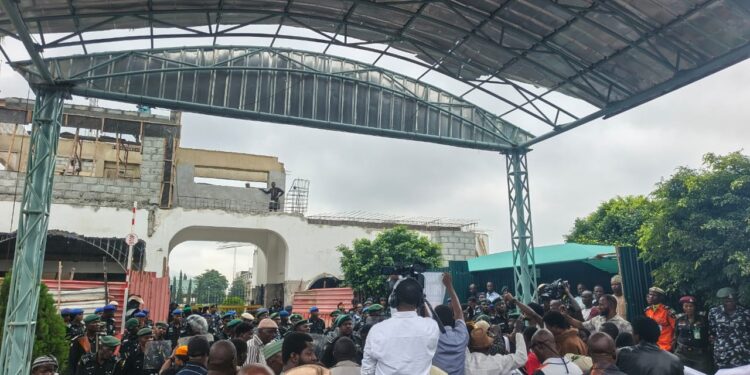 Retired Police Officers Block Force Headquarters, Demand Exit from Contributory Pension Scheme