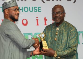 President Tinubu Honours Felix Onuah With Presidential Media Excellence Award for 36 Years of State House Reporting