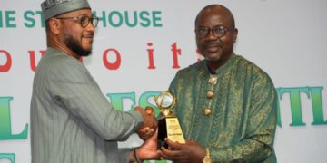 President Tinubu Honours Felix Onuah With Presidential Media Excellence Award for 36 Years of State House Reporting