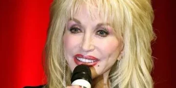 Trump Mourns Dolly Parton, Orders US Flags to Fly at Half-Staff